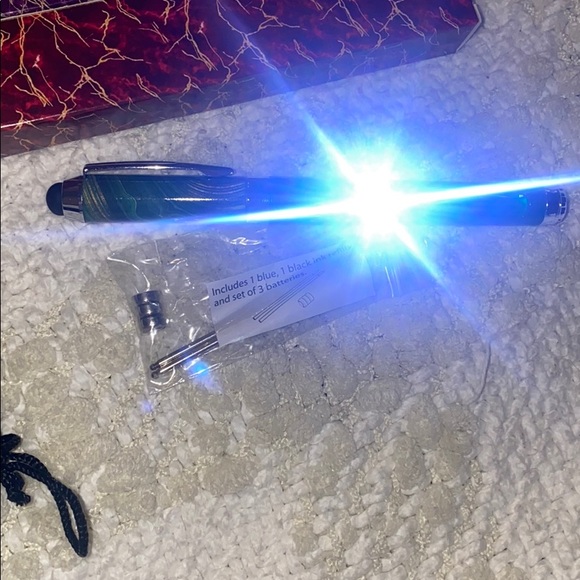 Bell + Howell KnightHawk Pen with Light Magnifier - Picture 8 of 12